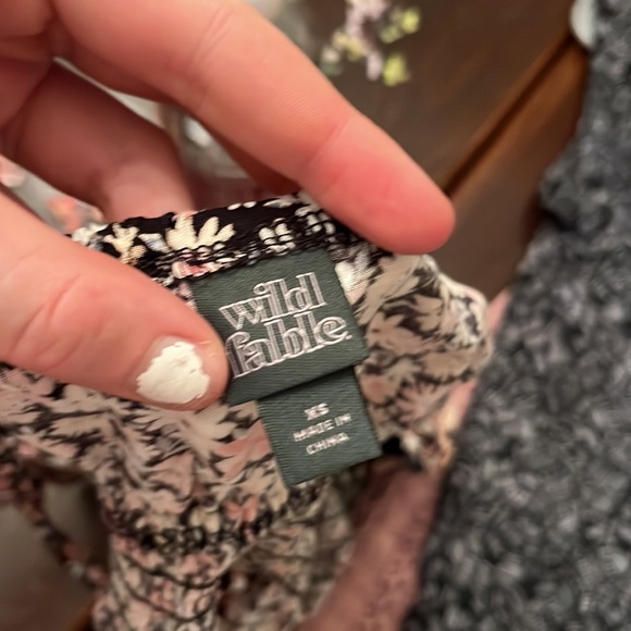 Lightweight perfect summer top - Picture 3 of 3